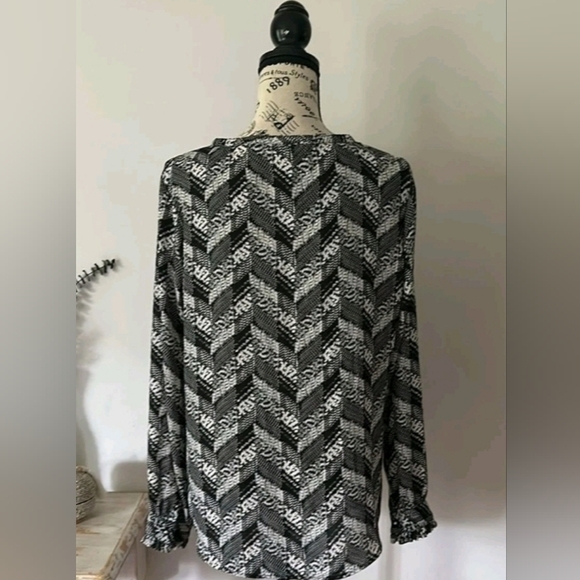 Karl Lagerfeld Black and White Ruffled Tie Front Blouse - Picture 3 of 6